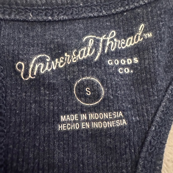 Tank top bundle - Picture 4 of 4